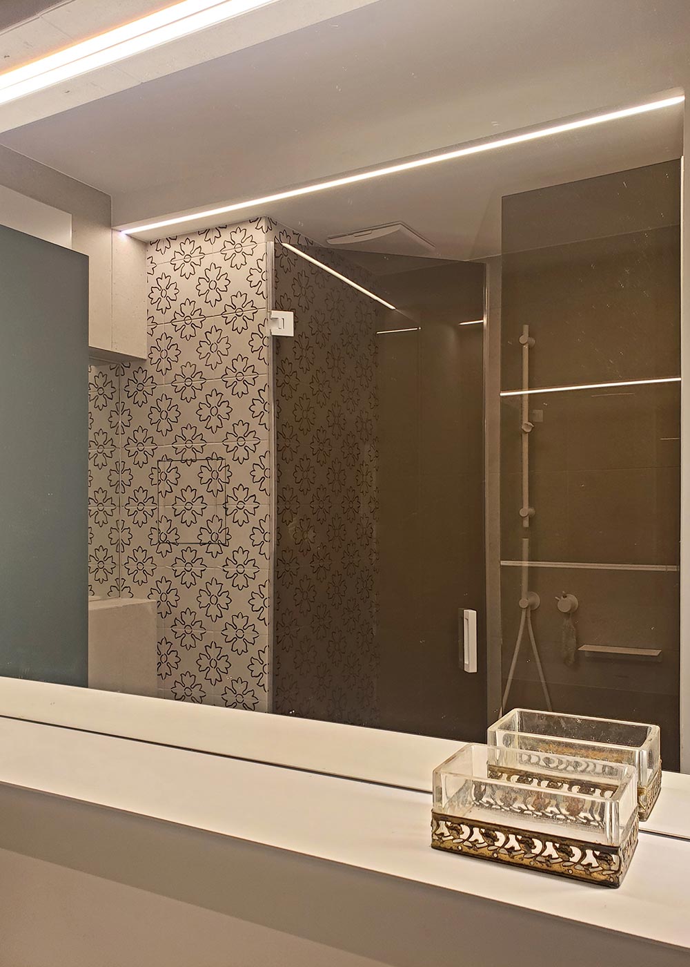 Elternsuite mit offenem Grundriss und viel Stauraum.