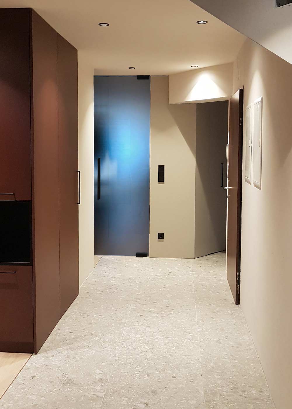 Maisonettewohnung in Wien mit Raumfolge und Bad.